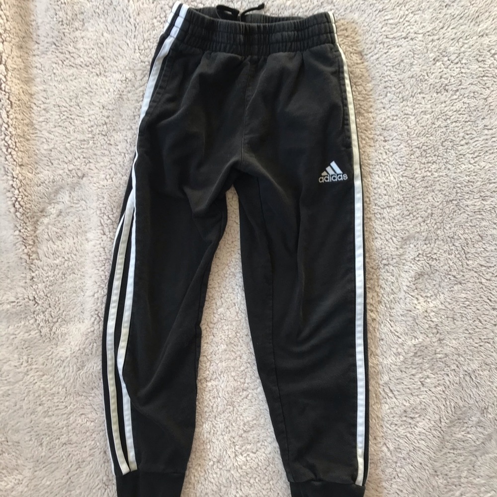 Boys Adidas cotton joggers black size small (8)